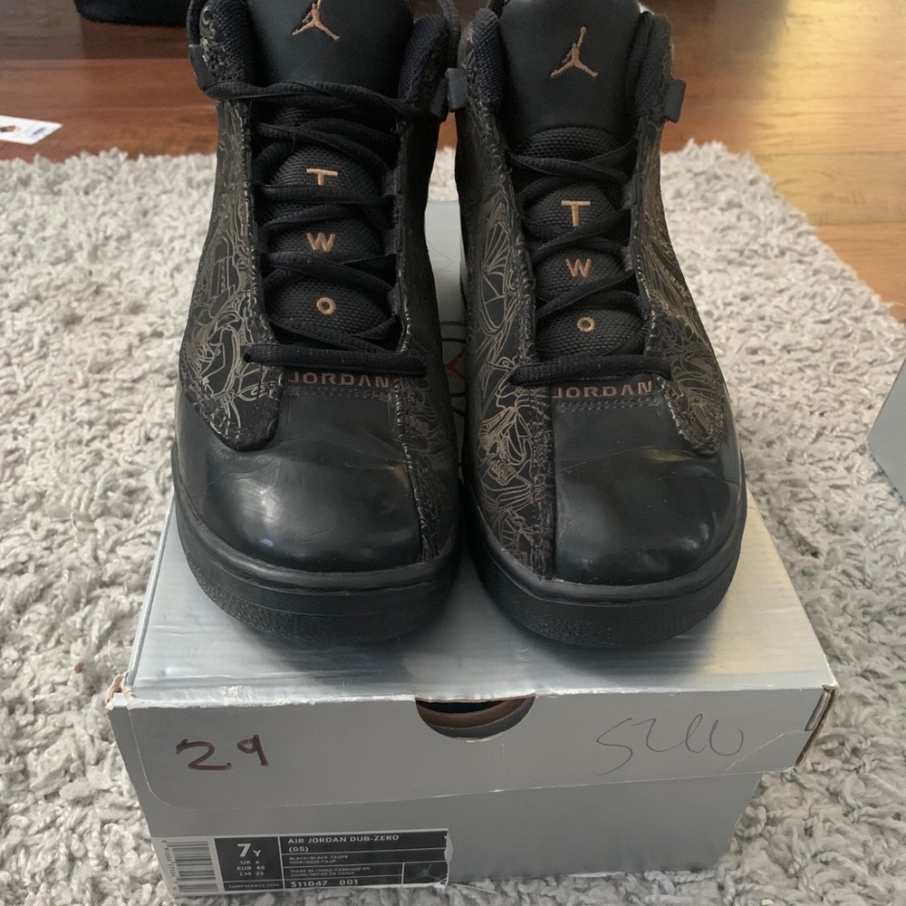 Jordan Taupe dub Zeros